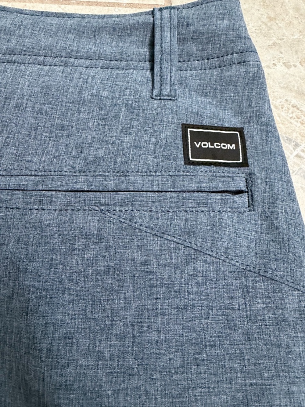 Men's Volcom Flat Front Heathered Gray Shorts - Picture 3 of 6